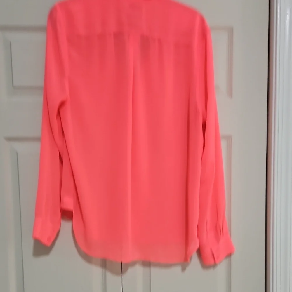 American Eagle Outfitters Bright Coral Long-Sleeve Button-Down Shirt - Picture 3 of 3